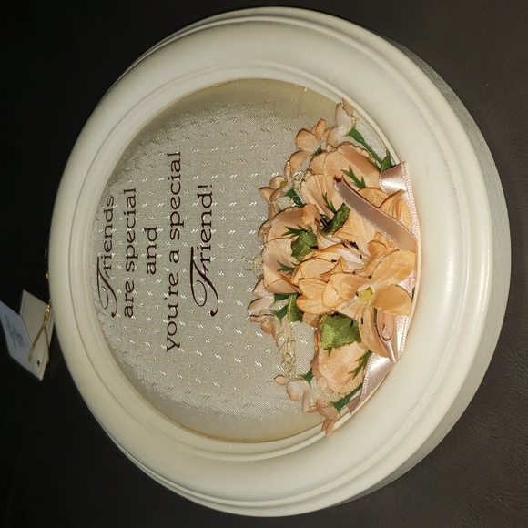 Vintage Friends are Special Wall Decor - Picture 7 of 8